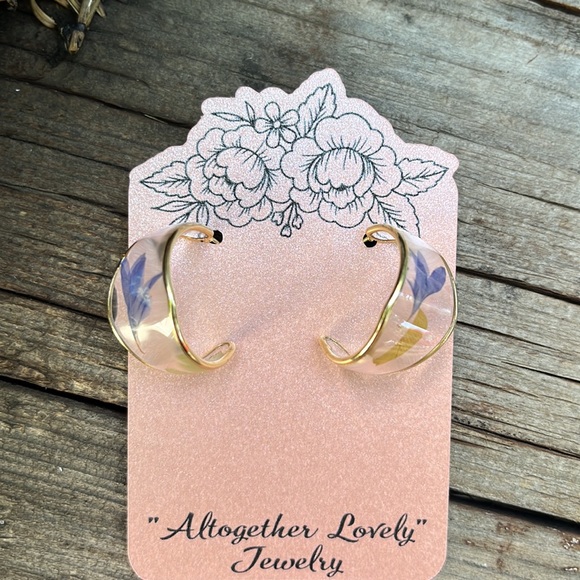 Handmade Real Pressed Dried Flower Botanical Resin Hoops - Picture 5 of 17